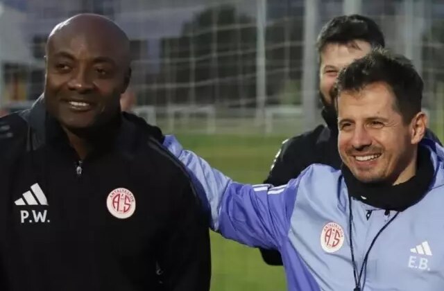 Antalyaspor, 13 oyuncu ve 1 antrenörüne veda etti