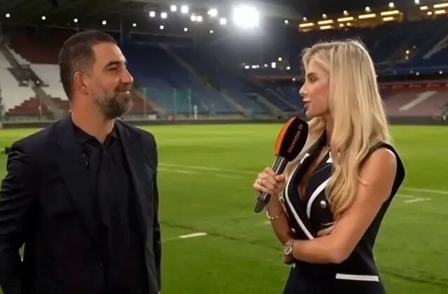Arda Turan’ın röportajdaki bakışlarına dikkat: Bu kez spikerden gözlerini ayırmadı