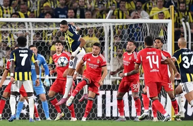 Atılan manşetler bomba! Bütün ülke Fenerbahçe-Benfica maçını konuşuyor
