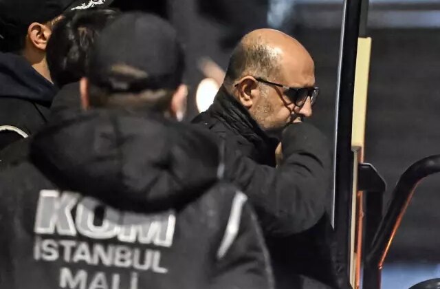 Aziz İhsan Aktaş: Vekiller, genel başkan yardımcıları, acaba kaçacaklar mı