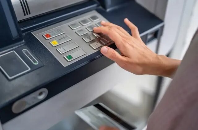 Bankalarda yeni dönem! ATM’den para yatırma işlemlerine düzenleme getiriliyor