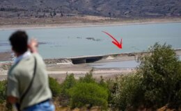 Barajda su seviyesi düştü, eski İzmir-Çeşme kara yolu ortaya çıktı