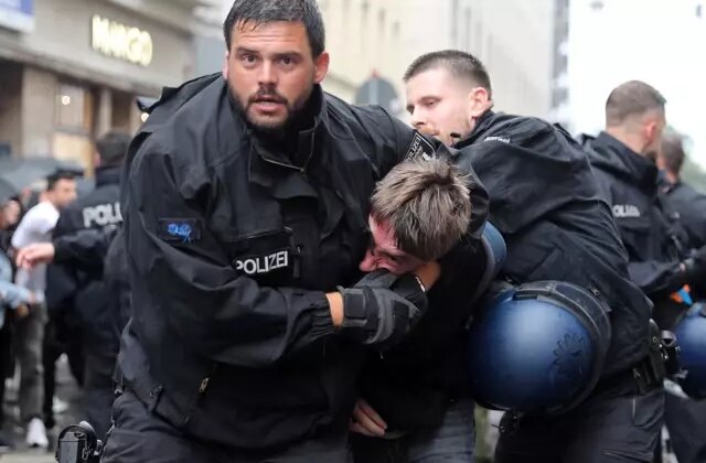 Berlin’de “İsrail” protestosuna polisten sert müdahale: 8 gözaltı