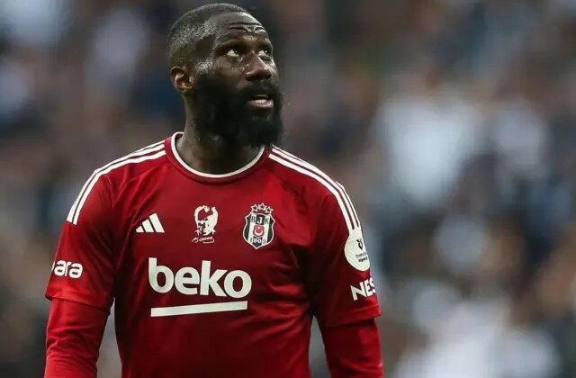 Beşiktaş’tan ayrılan Masuaku Premier Lig’e geri döndü