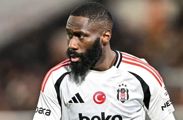 Beşiktaş’tan beğenilmeyip gönderilen Masuaku Premier Lig’e transfer oldu