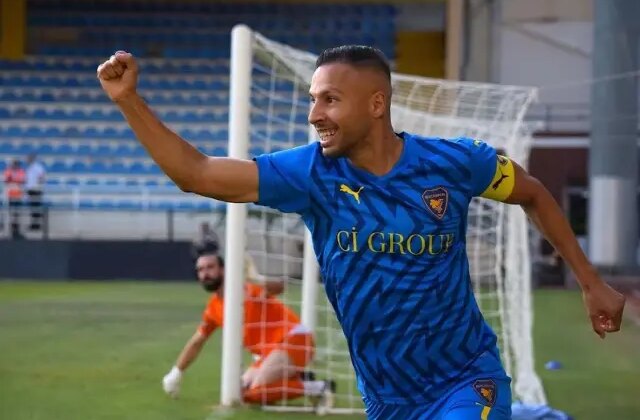 Bir zamanların efsanesi Yasin Öztekin, 3. Lig’e gitti
