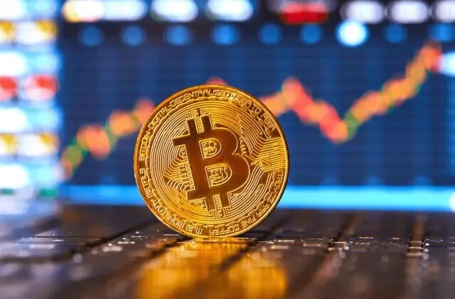 Bitcoin, gece boyunca yatırımcısını uyutmadı