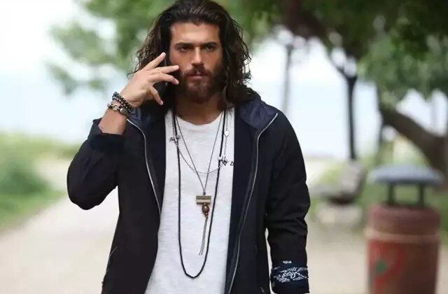 Bodrum’dan sonra Çeşme! Can Yaman ve sevgilisi romantik anlar yaşadı