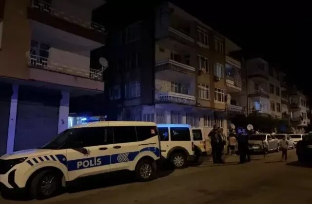 Boşandığı eşini bıçakla ağır yaraladı