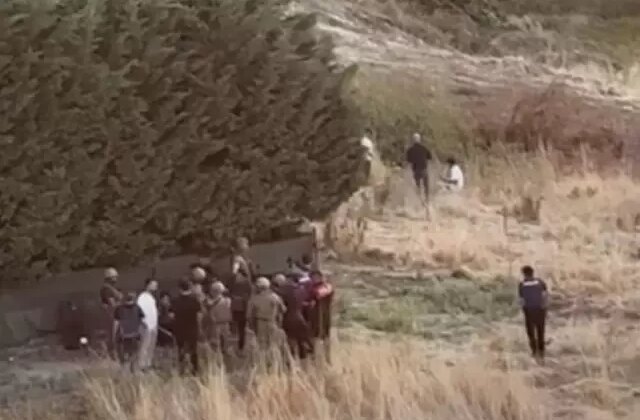 Boşanma aşamasındaki eşini vurup silahı kendi başına dayadı: 5 saatte ikna edildi