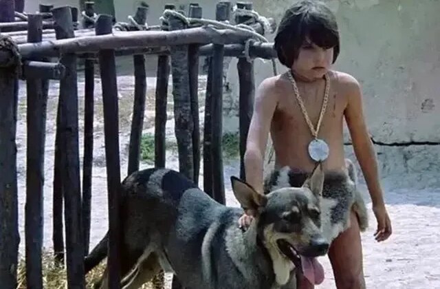 Bu gerçeği herkes bilmez! Tarkan filmindeki o meşhur çocuk, ünlü ismin oğluymuş