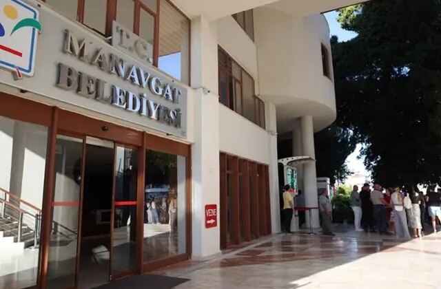CHP’li Manavgat Belediye Başkan Yardımcısı Gülsüm Özer istifa etti