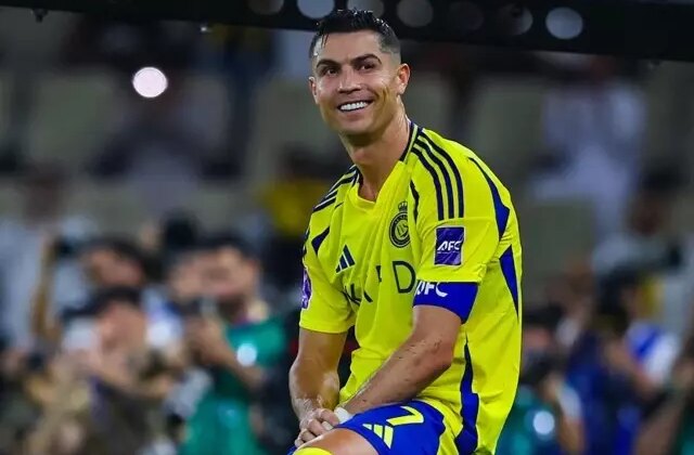 Cristiano Ronaldo attığı golle dünya futbol tarihine geçti