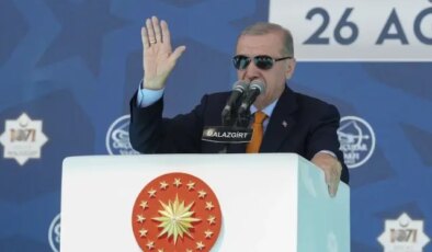 Cumhurbaşkanı Erdoğan, Malazgirt’ten mesaj verdi: Kılıç kınından çıkarsa kelama yer kalmaz
