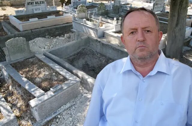 “Ermeni mezarlığı” diyerek dadandılar! Yakınlarının kemiklerini dışarıda bulan mahalleli isyanda