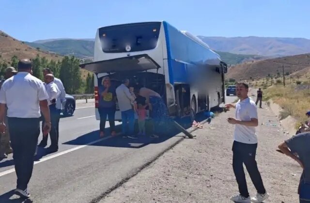 Erzincan’da yolcu otobüsü kaza yaptı! 1 ölü, 4 yaralı