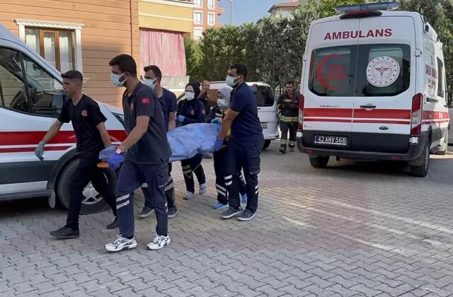 Eşinin cansız bedeniyle 1  hafta boyunca yaşadı