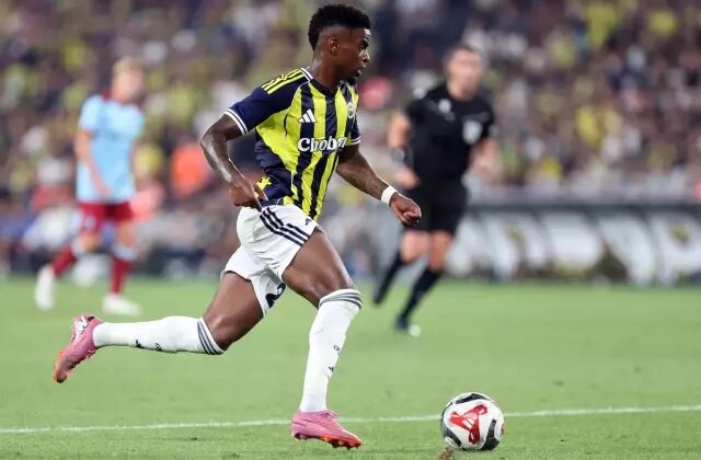 Fenerbahçe’de Nelson Semedo oyuna devam edemedi
