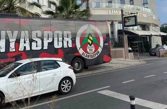 Fenerbahçe maçı ertelenen Alanyaspor İstanbul’a geldi! İşte nedeni