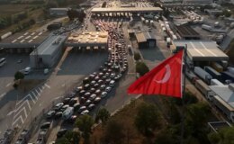 Gurbetçiler dönüş yoluna geçti, araç kuyruğunun sonu görünmedi