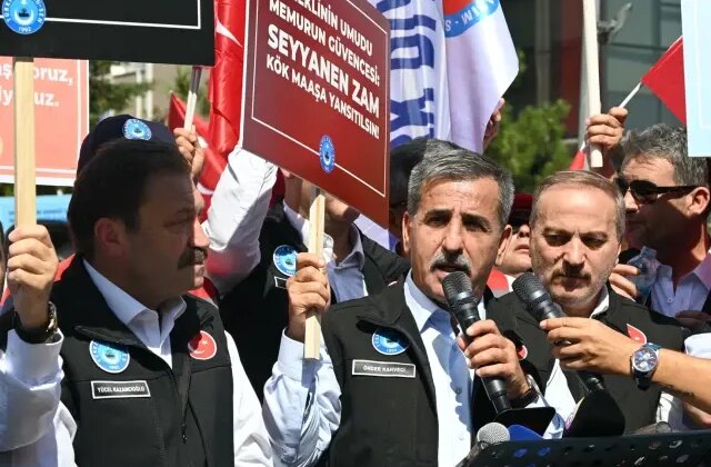İş bırakan memurlar Hazine ve Maliye Bakanlığı’nın önünde resti çekti: Alnını karışlarım