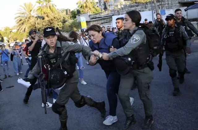 İsrail polisinden gözaltında çıplak arama skandalı