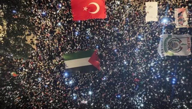 İstanbul’da binlerce kişi Gazze’ye umut ışığı olmak için yürüyor