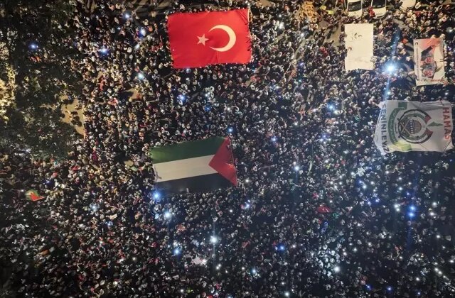 İstanbul’da binlerce kişi Gazze’ye umut ışığı olmak için yürüyor