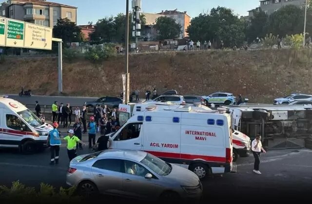 İstanbul servis midibüsü devrildi! Çok sayıda yaralı var
