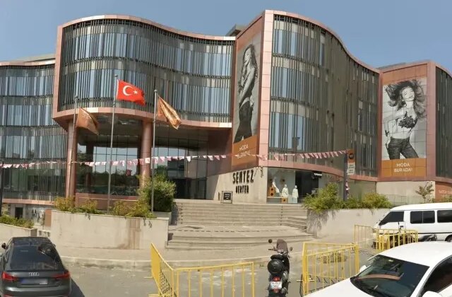 İstanbul’un dev AVM’si krizde! Dükkanların büyük bölümü boşaldı