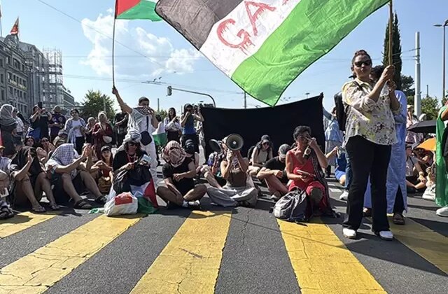 İsviçre’de binlerce kişi Gazze için sokaklara çıktı