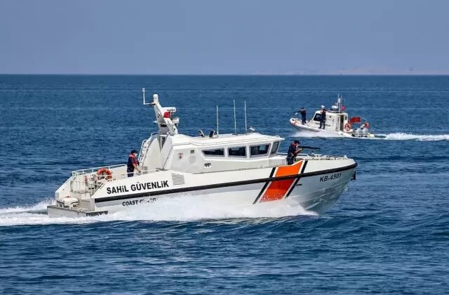 İzmir’de düzensiz göçmenler lastik bottan düştü: 4 ölü