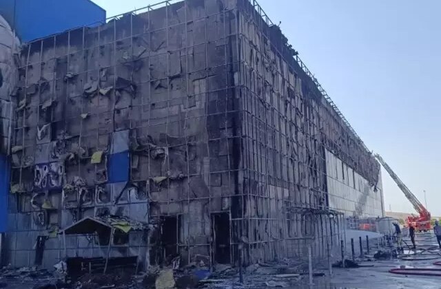 İzmir’deki fabrika yangını panik yarattı