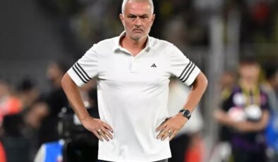 Jose Mourinho bu kez de sosyal medya ve televizyondaki yorumculara sataştı