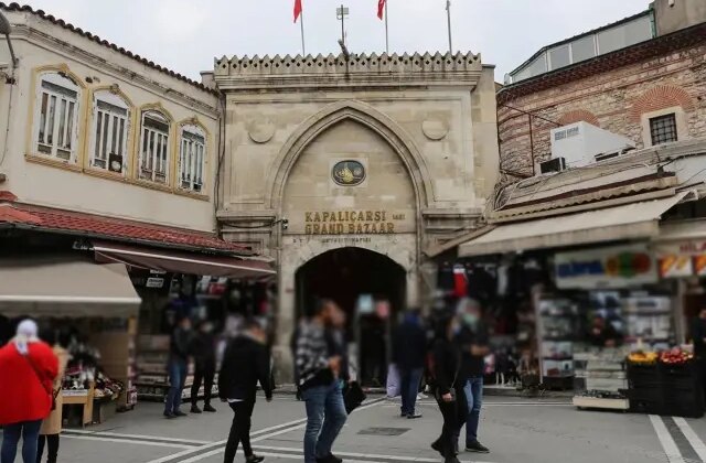Kapalıçarşı’ya 1 milyar 250 milyonluk operasyon! 23 iş yeri basıldı, 40 kişi gözaltında
