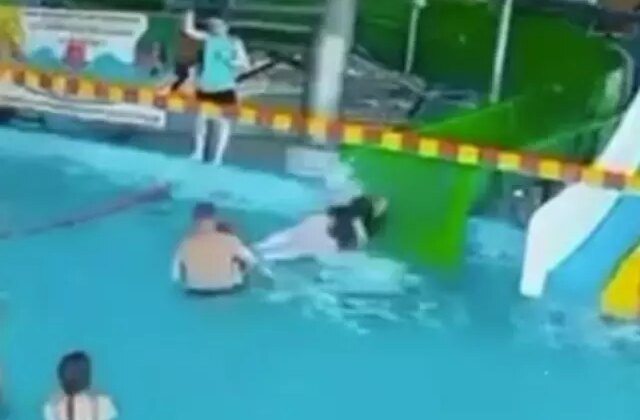Kaydıraktan fırlayan kadının çarptığı küçük çocuğun karaciğeri yırtıldı