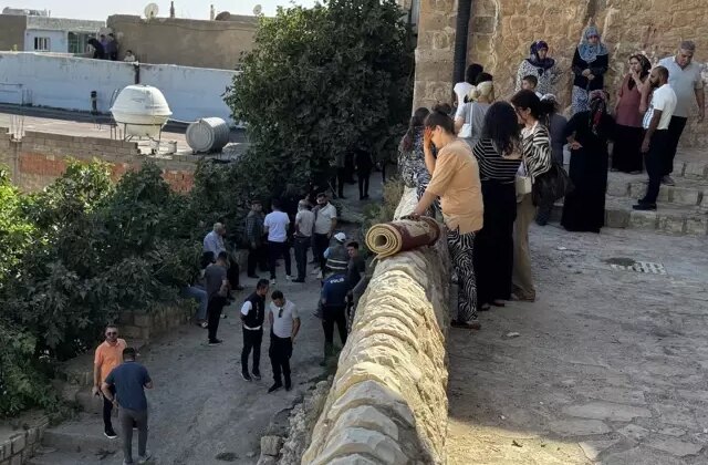 Kız kardeşler evlerinde ölü bulundu