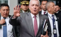 Kolombiya’da eski Devlet Başkanı Alvaro Uribe, 12 yıl ev hapsine mahkum edildi