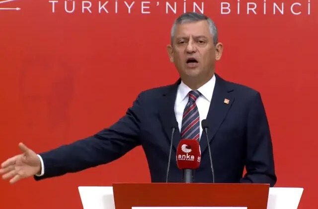 “Hediyem olacak, saat 12’yi bekleyin” diyen Özgür Özel’den bomba iddia