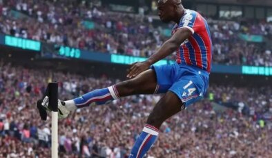 Liverpool kupayı penaltılarda kaybetti! Şampiyon Crystal Palace