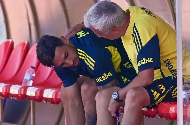 Mourinho’nun kovulması sonrası İrfan Can Kahveci’den İngilizce paylaşım
