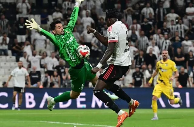 Neler çıkardı neler! 2 gün önce imza attı Dolmabahçe’de duvar ördü