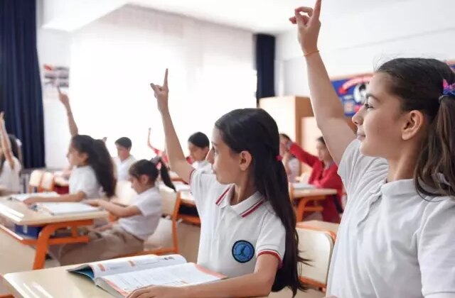 Okullara forma zorunluluğu geri geliyor! Bakan Tekin detayları açıkladı