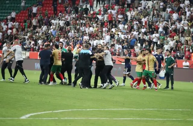 Olaylı Amedspor-Erzurumspor maçının faturası belli oldu! 12 maç men cezası