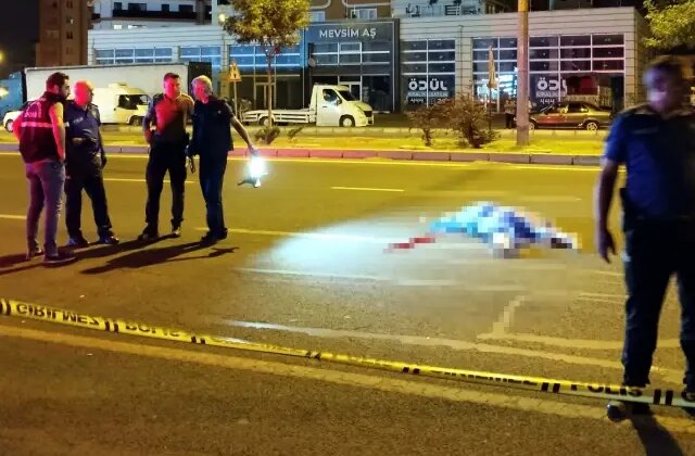 Önce araç çarptı sonra otomobil ezdi