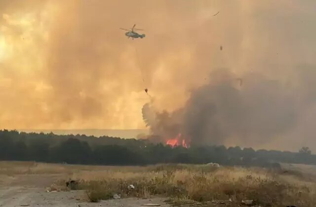 Orman yangınıyla mücadele eden Çanakkale’de havalimanı tüm uçuşlara kapatıldı