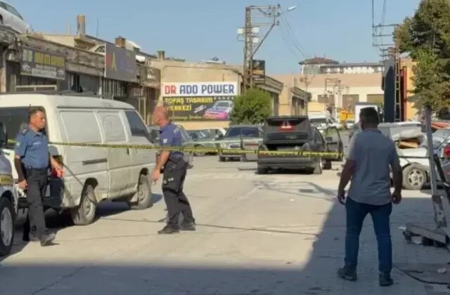 Otomobil tamiri kavgasında kan aktı! Ustanın parmağı pala darbesiyle koptu