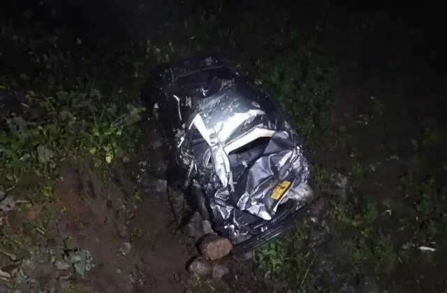 Otomobil uçuruma yuvarlandı, bir aile yok oldu