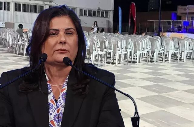 Özlem Çerçioğlu’na soğuk duş! Konser alanındaki sandalyeler boş kaldı