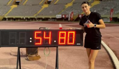 Para atlet Aysel Önder, kadınlar 400 metre dünya rekorunu kırdı